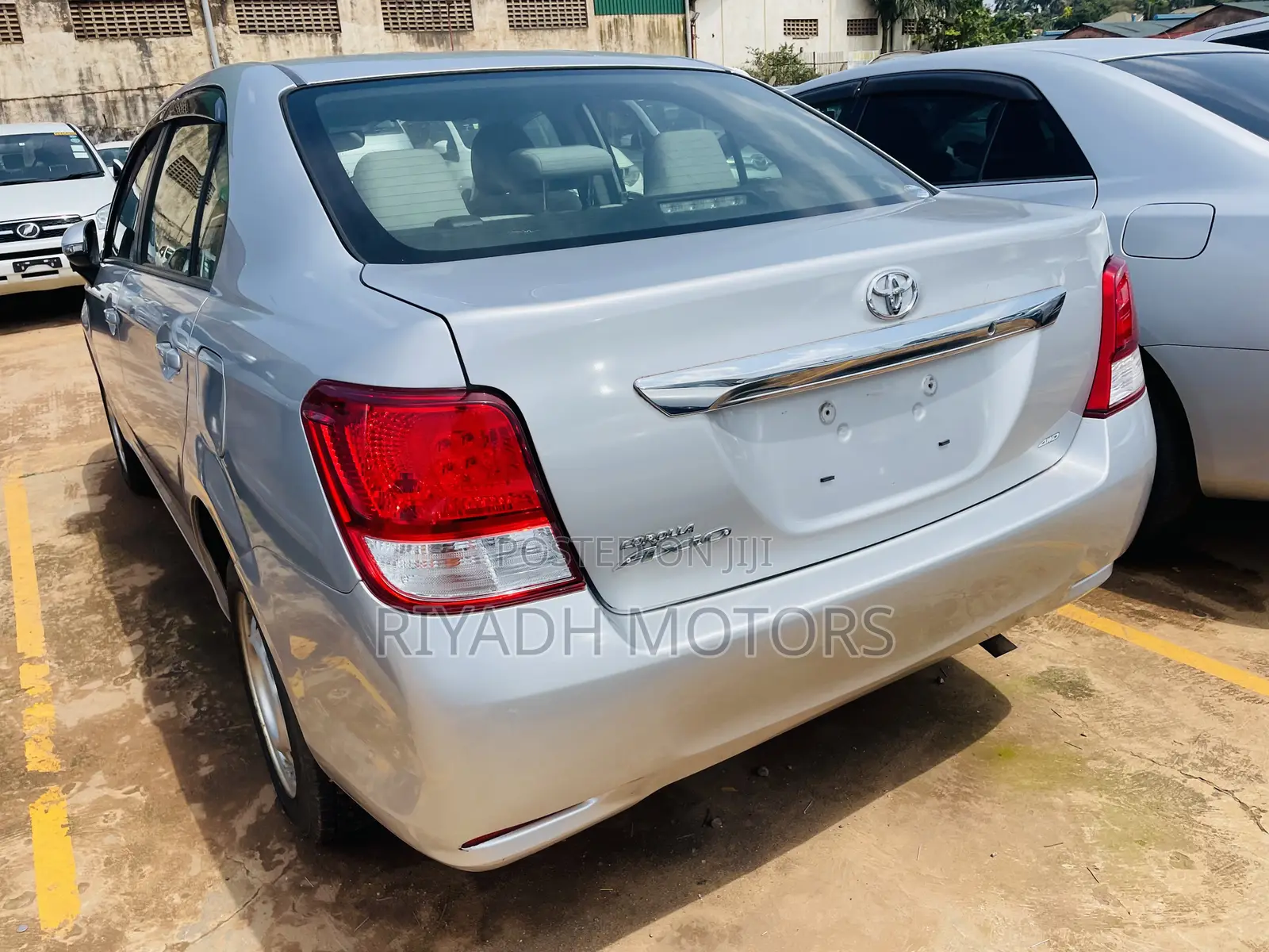Toyota Axio 1.5 G 4WD 2014 Silver