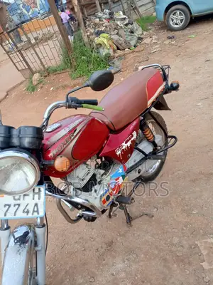 Bajaj Boxer 100 2023 Red