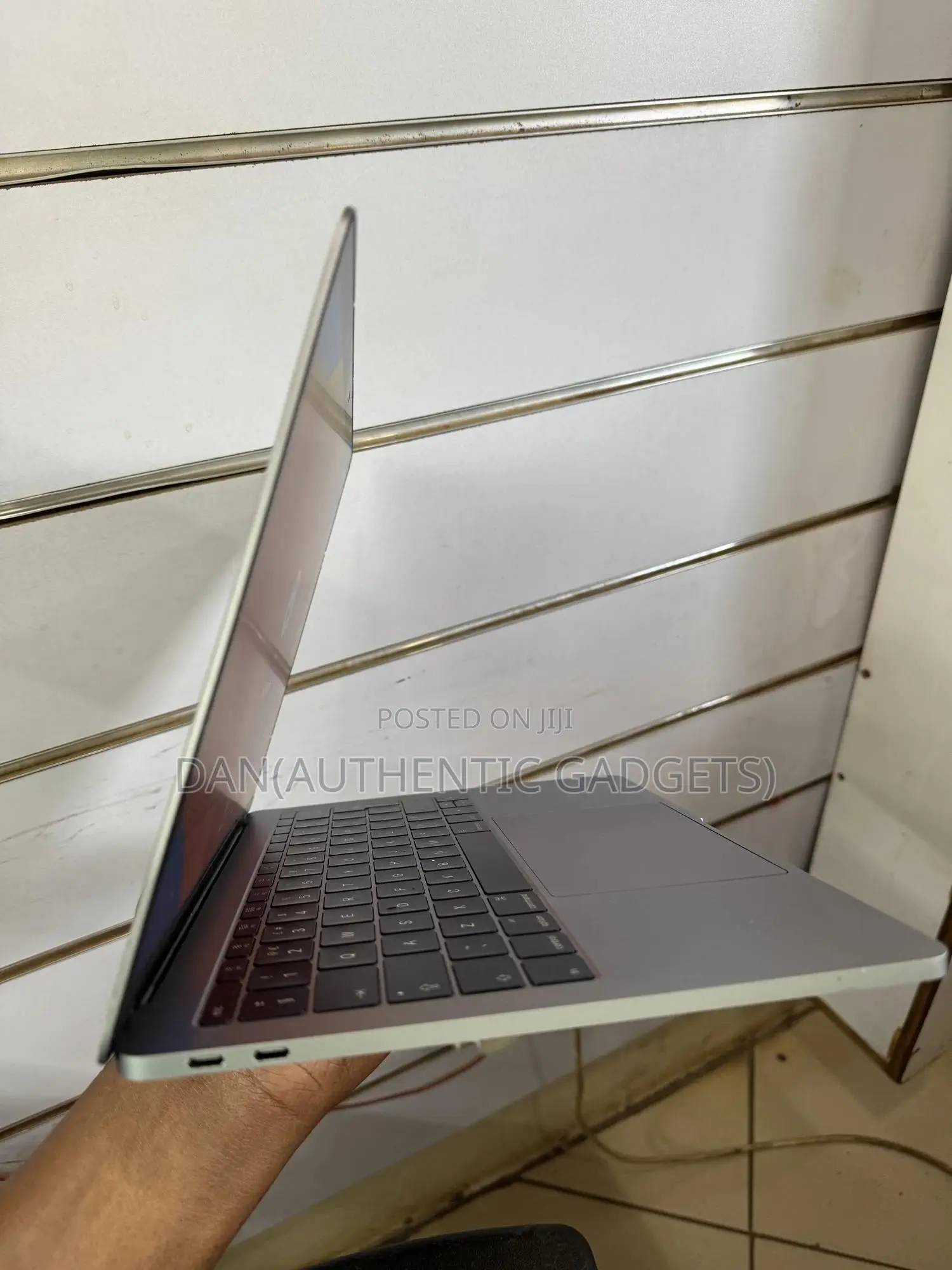 Laptop Apple MacBook Pro 2017 16GB Intel Core I5 SSD 256GB