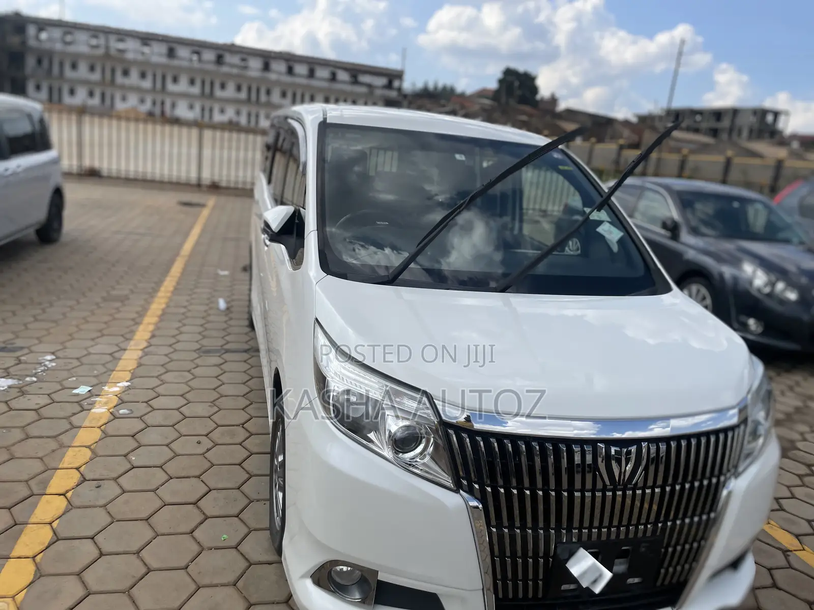 Toyota Esquire 2016 White
