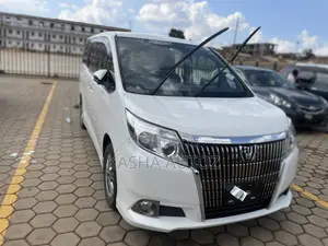 Toyota Esquire 2016 White