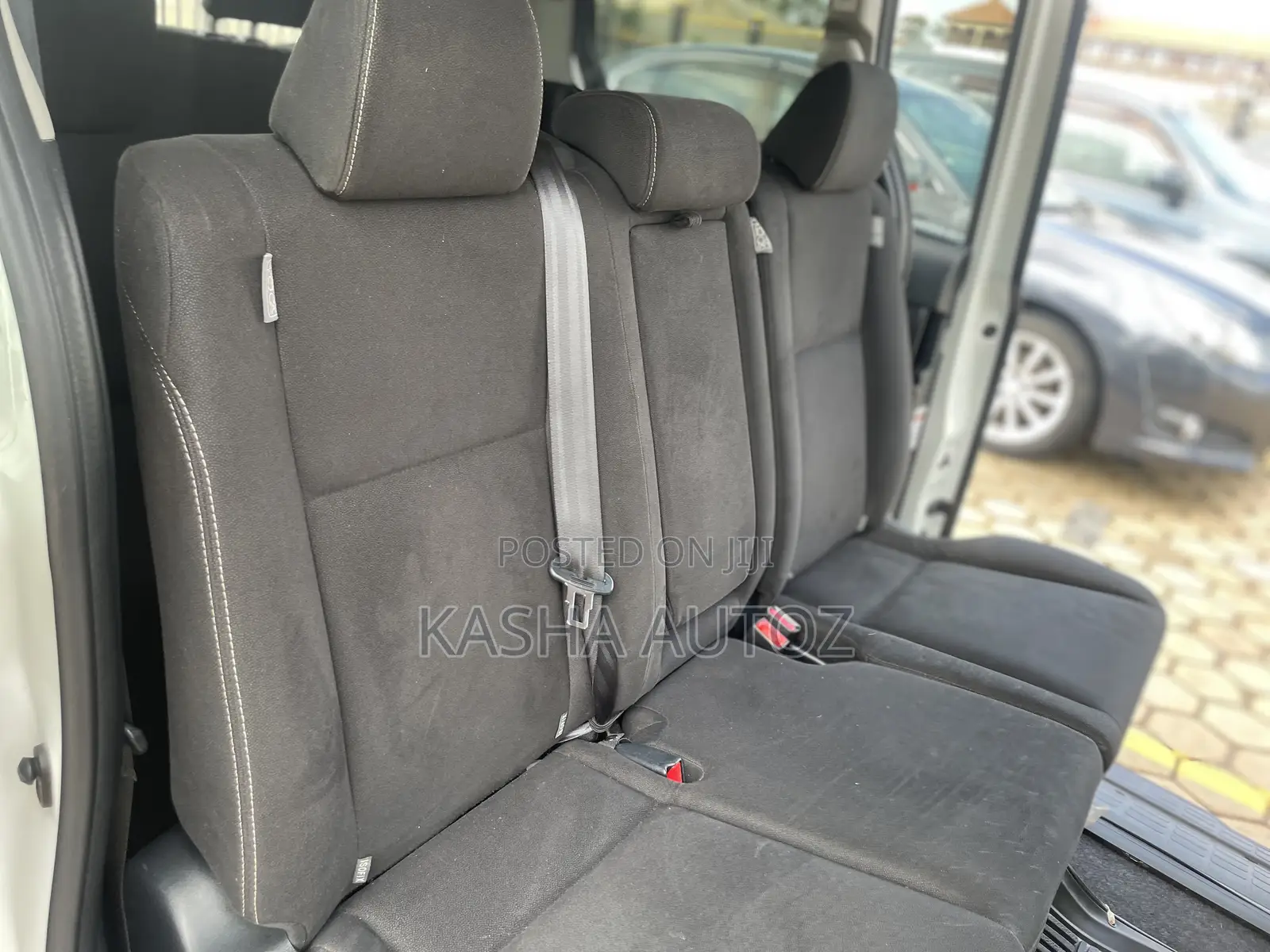 Toyota Esquire 2016 White
