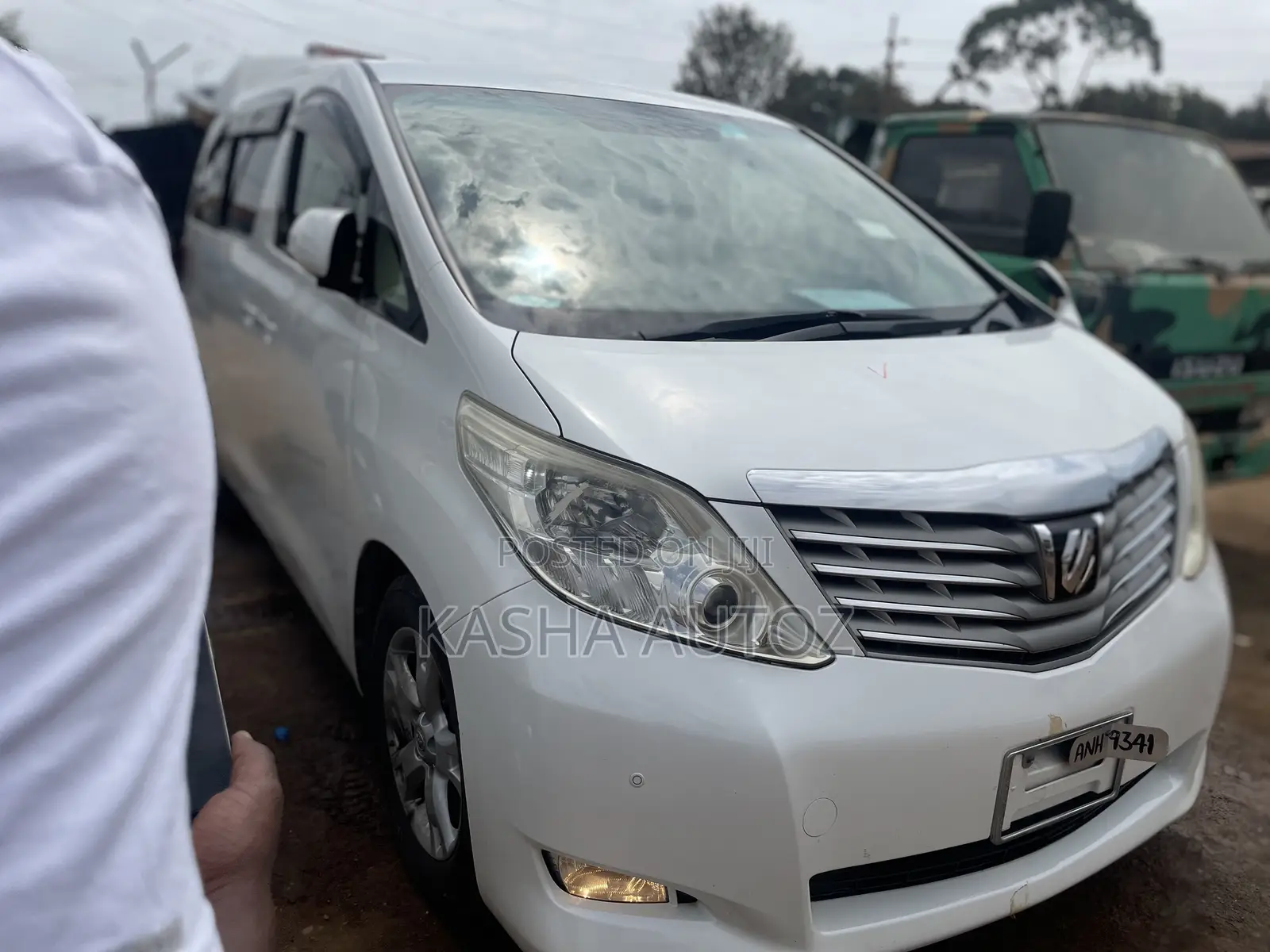 Toyota Alphard 2010 White