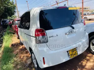 Toyota Spade 1.5 2014 White