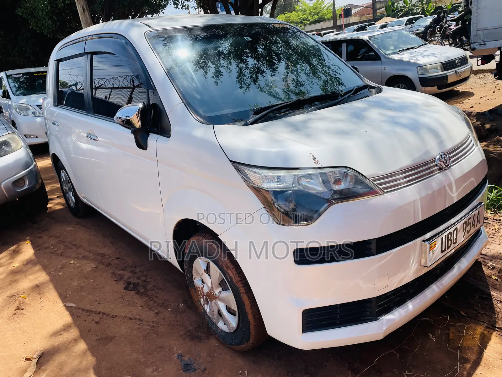 Toyota Spade 1.5 2014 White