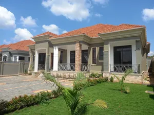 Furnished 5bdrm Bungalow in Kira for sale