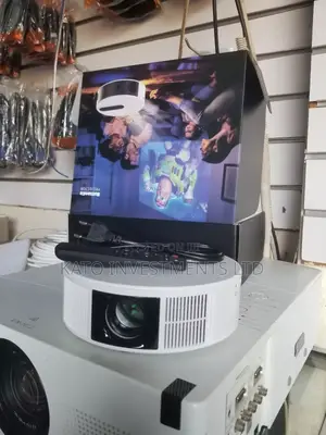 Smart Projector (Youtube, Netflix, Google Play Store)