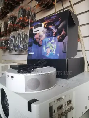 Smart Projector (Youtube, Netflix, Google Play Store)