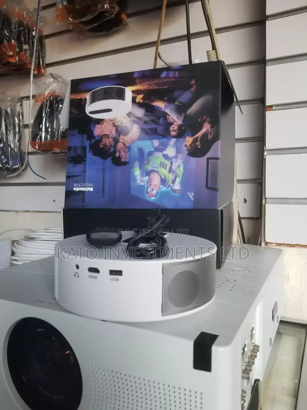 Smart Projector (Youtube, Netflix, Google Play Store)