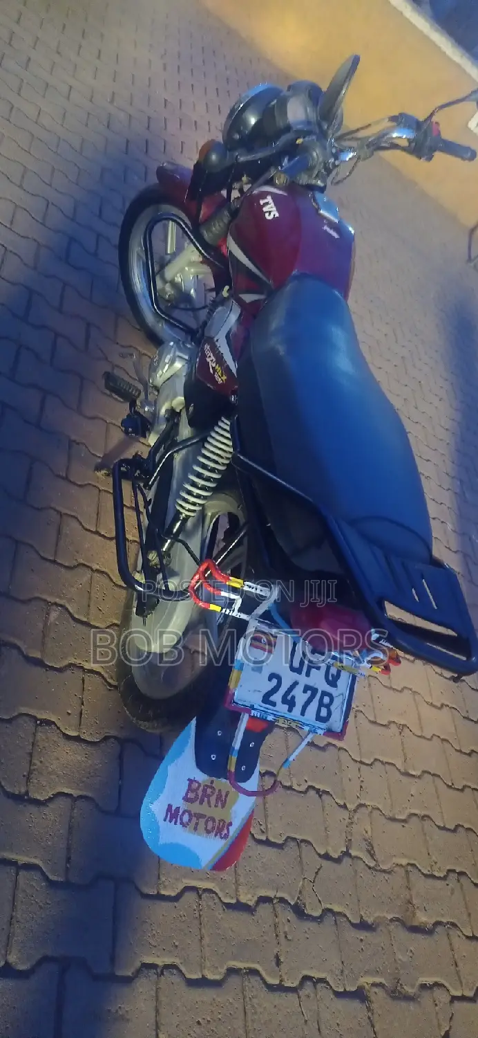 TVS HLX 125 2021 Red