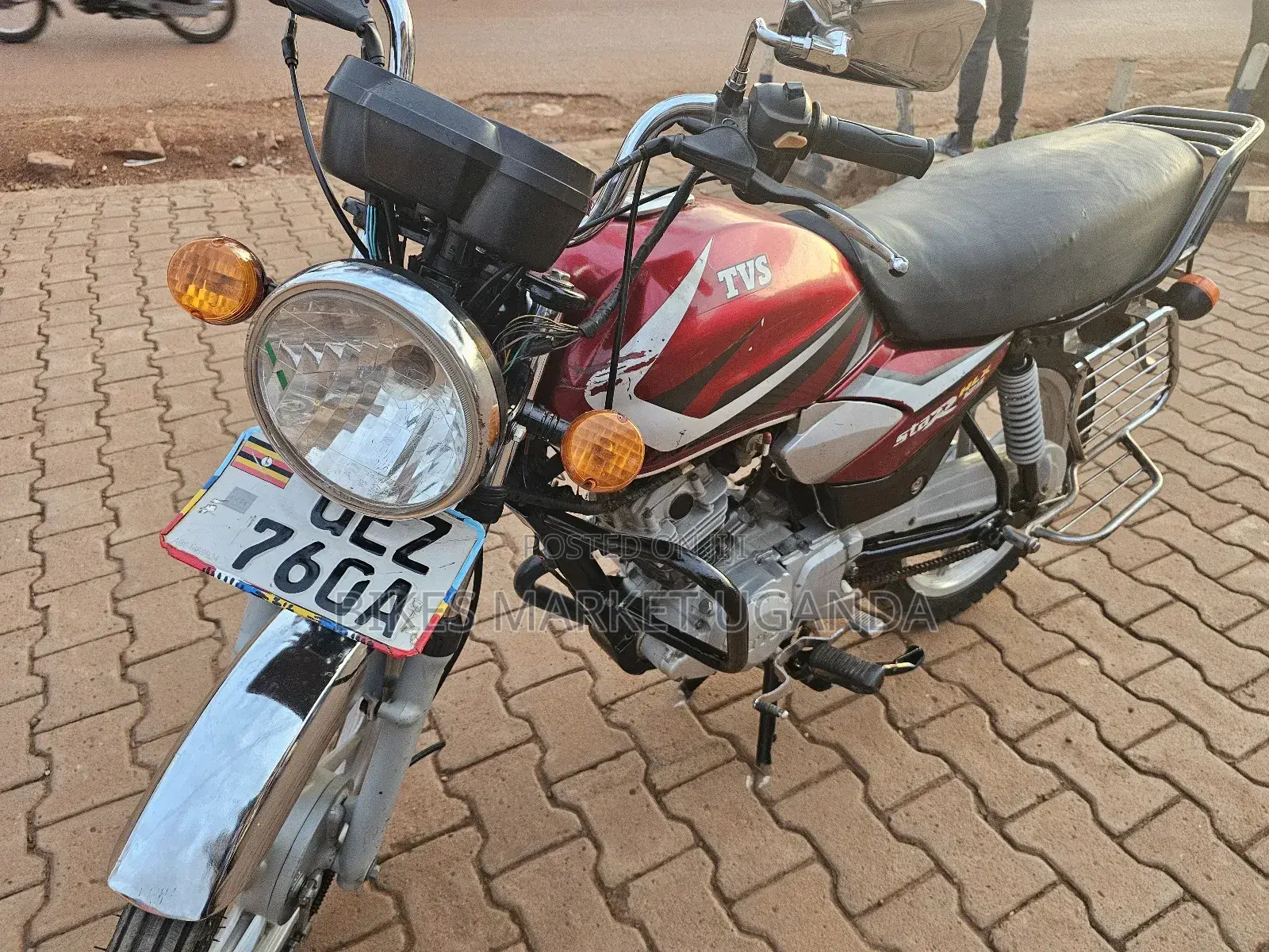 TVS HLX 125 2019 Red