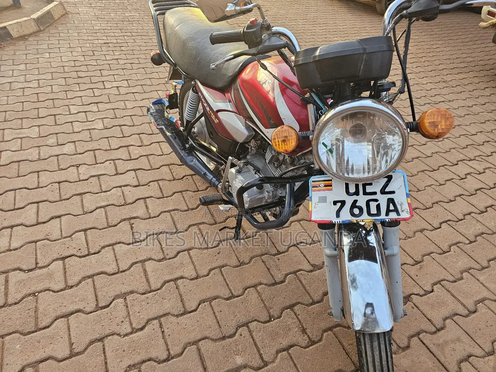 TVS HLX 125 2019 Red