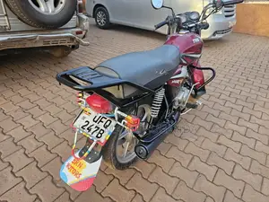 TVS HLX 125 2022 Red