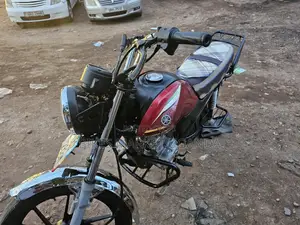 Yamaha Crux 2018 Red