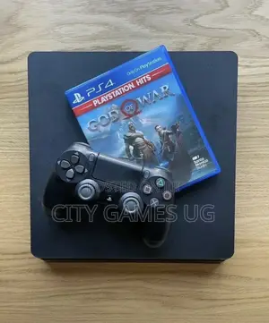 SONY PLAYSTATION 4 With Games
