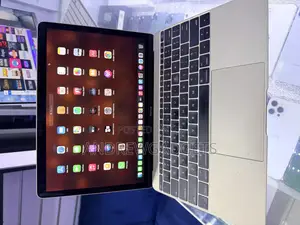 Laptop Apple MacBook Pro 2017 8GB Intel Core M SSD 256GB