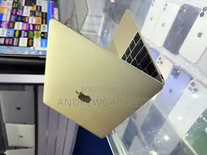 Laptop Apple MacBook Pro 2017 8GB Intel Core M SSD 256GB
