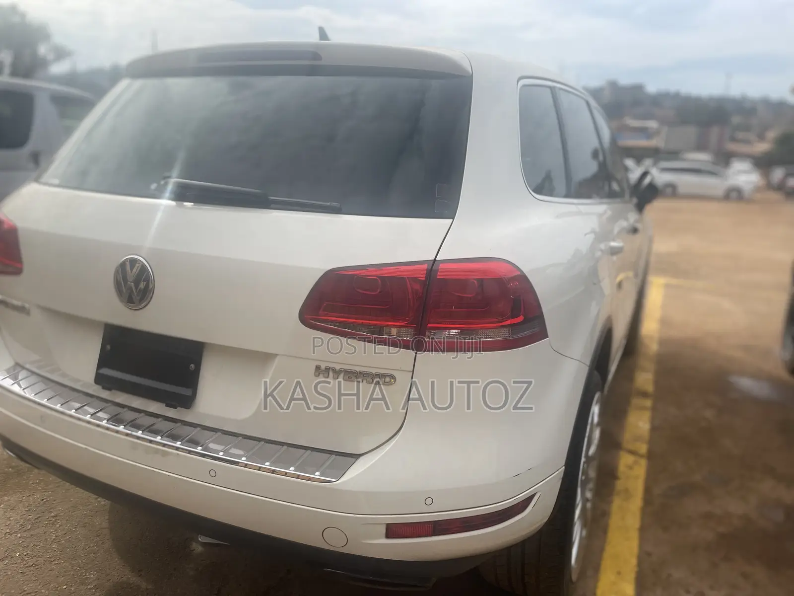 Volkswagen Touareg 2011 White