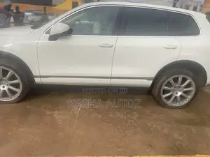 Volkswagen Touareg 2011 White
