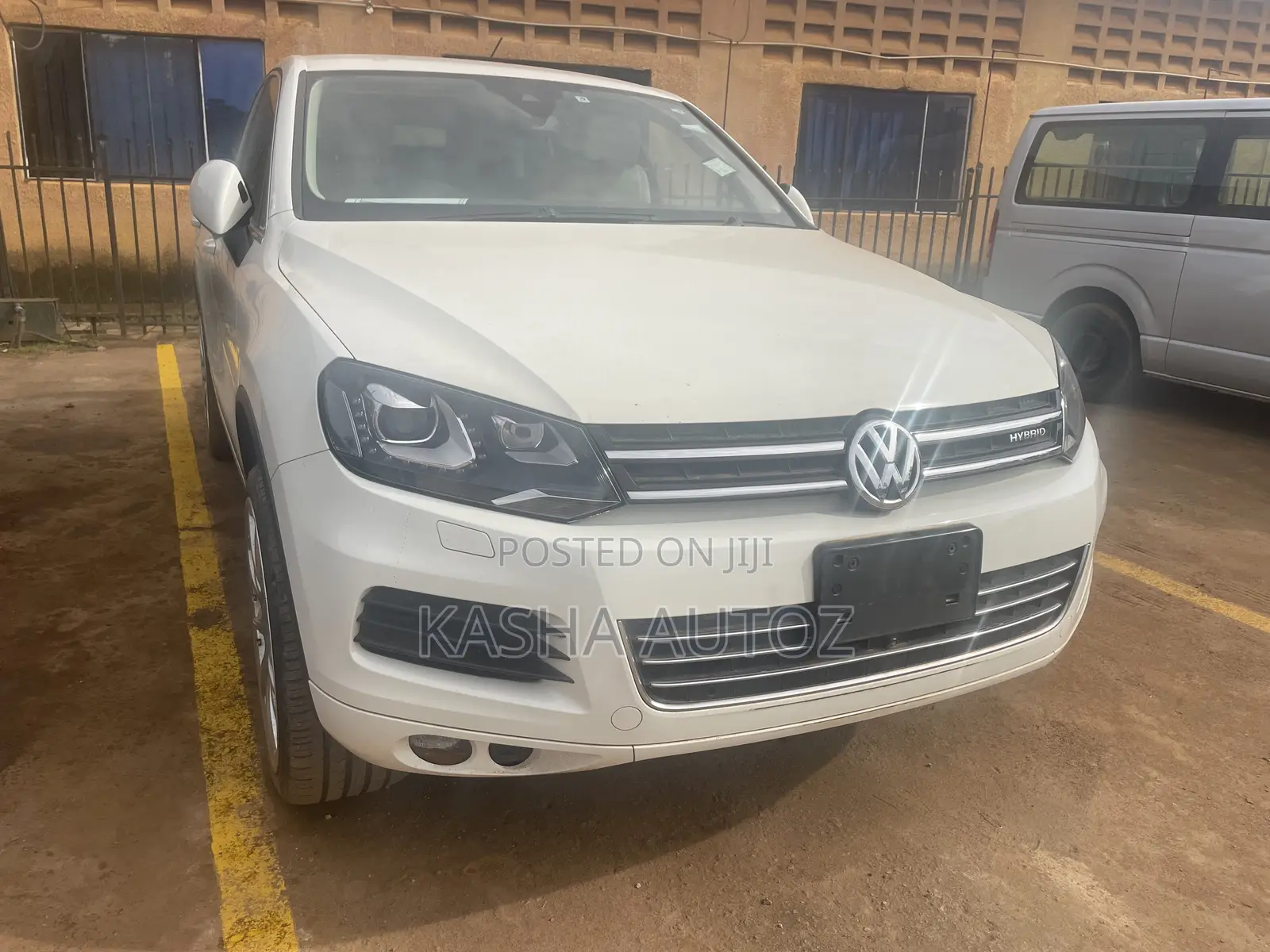 Volkswagen Touareg 2011 White