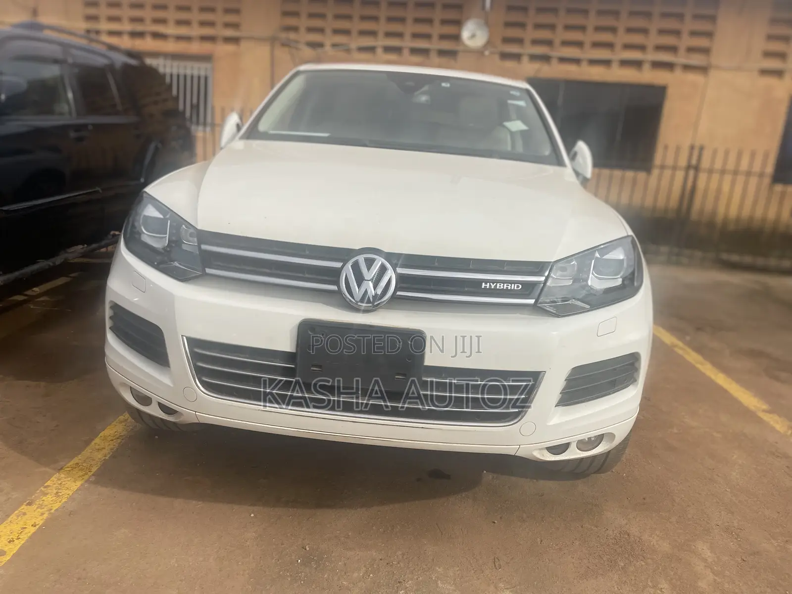 Volkswagen Touareg 2011 White