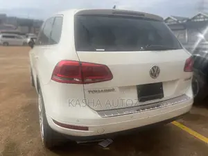 Volkswagen Touareg 2011 White