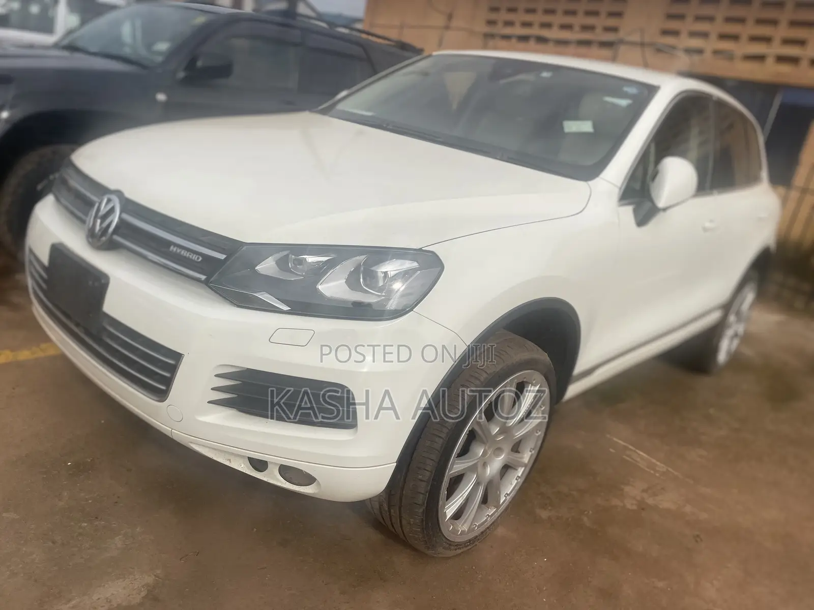 Volkswagen Touareg 2011 White