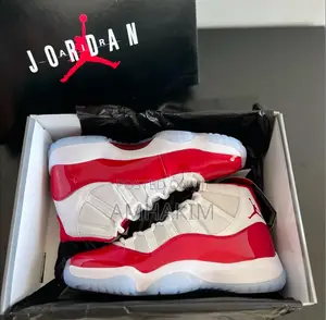 Classic Nike Airjordan 11 Retro Cherry in Stock