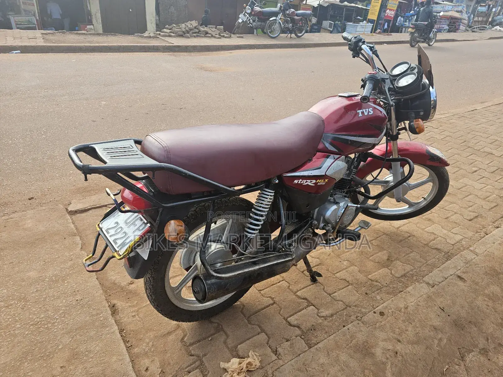 TVS HLX 125 2022 Red