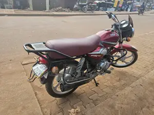 TVS HLX 125 2022 Red
