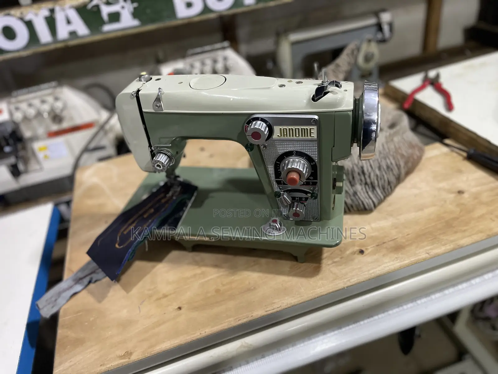 Janome Design Sewing Machine Complete Set With the Stand