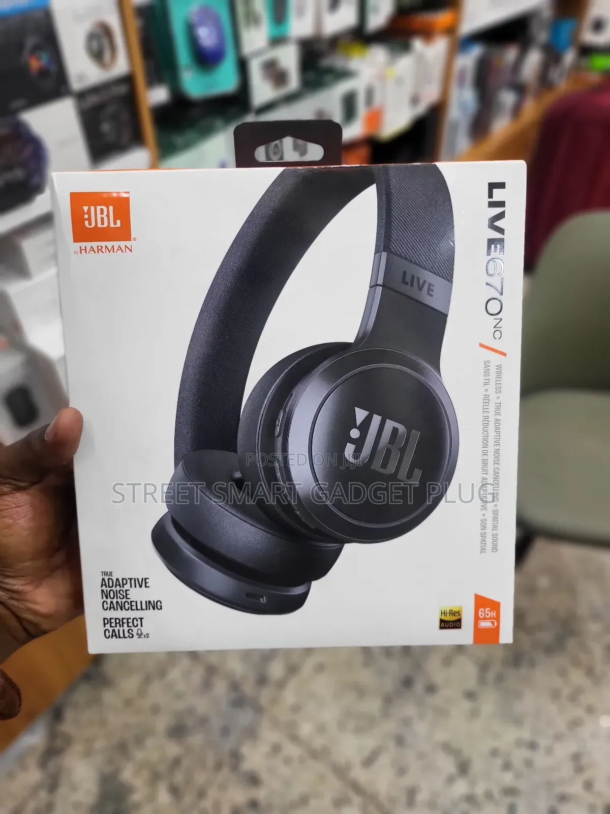 JBL LIVE 670 Bluetooth Headphones