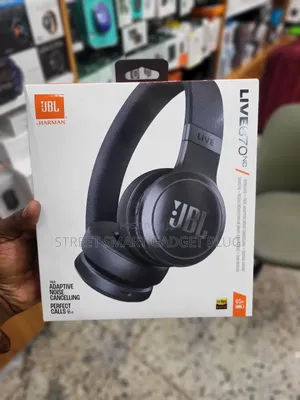 JBL LIVE 670 Bluetooth Headphones