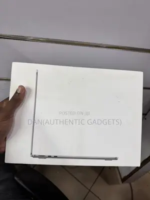 New Laptop Apple MacBook Air 2024 M3 13-Inch 8GB Apple M3 SSD 512GB