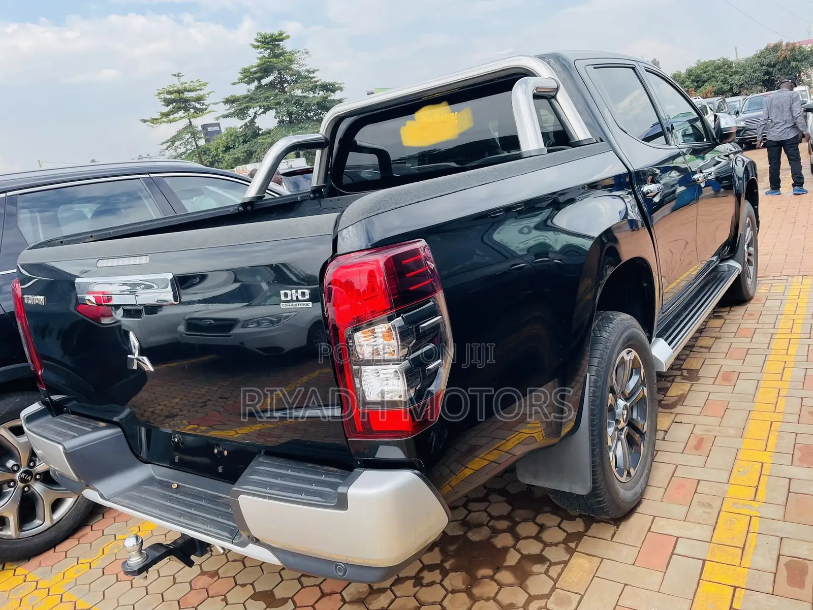 Mitsubishi Triton 2021 Black