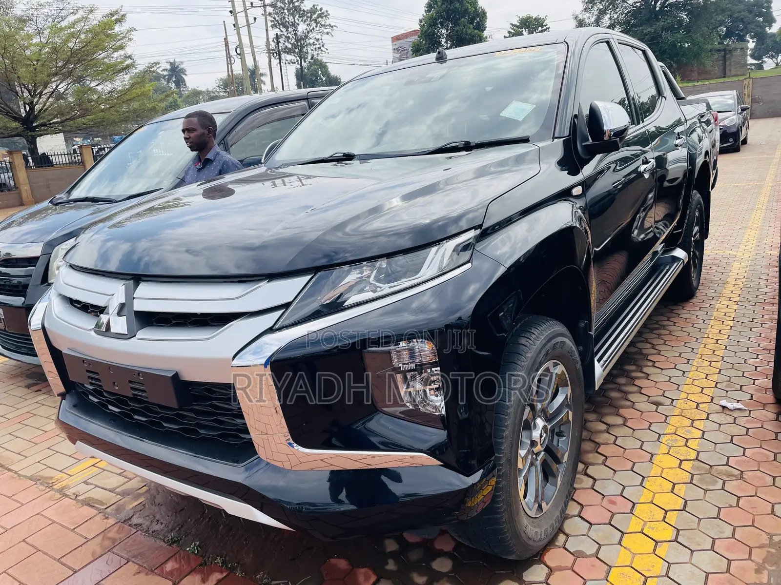 Mitsubishi Triton 2021 Black
