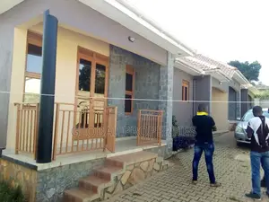 1bdrm Bungalow in Kyaliwajala Estate, Central Division for rent