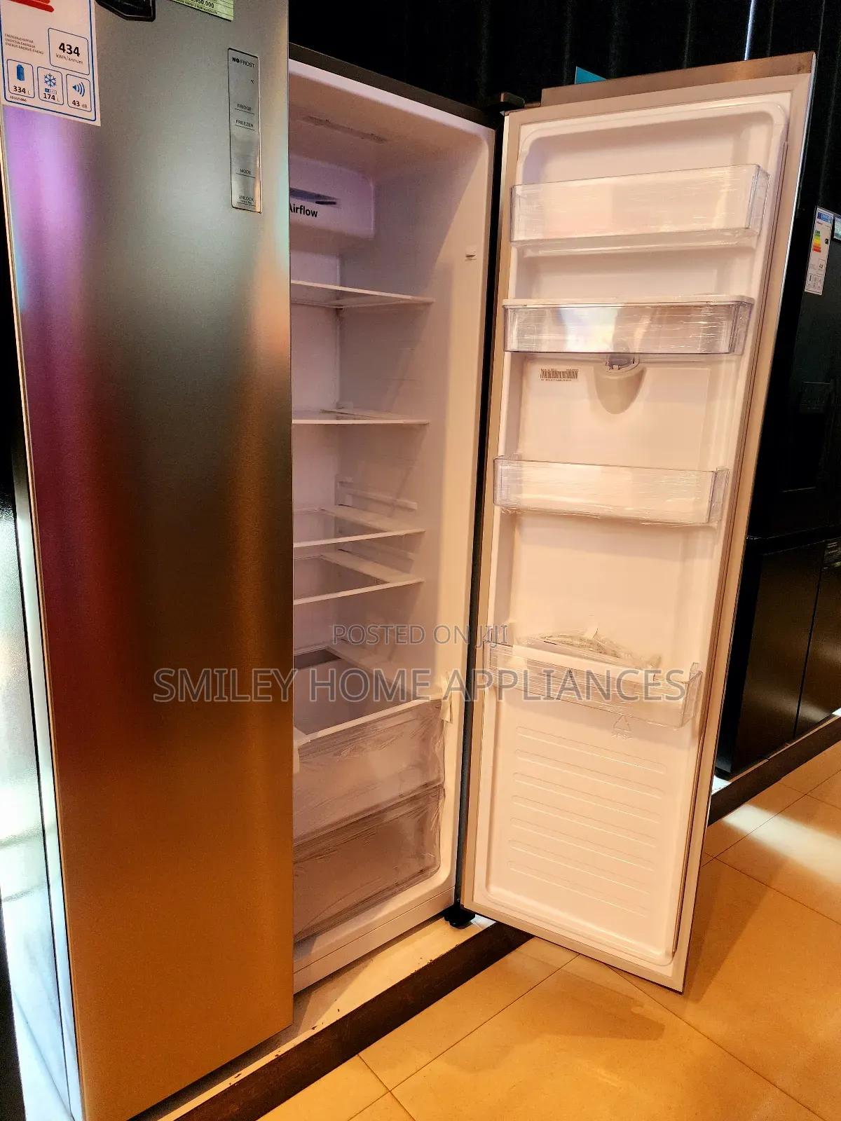670ltrs Hisense Side by Side Refrigerator Silver Color