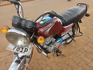 Bajaj Boxer 2018 Red