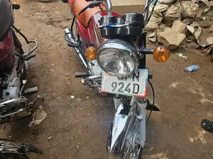 Bajaj Boxer 2022 Red