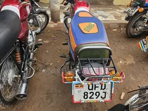 Bajaj Boxer 2021 Red