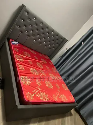 5x6 Gray Leather Dressed Bed
