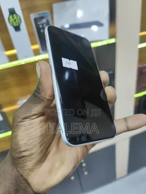Apple iPhone XR 128 GB White