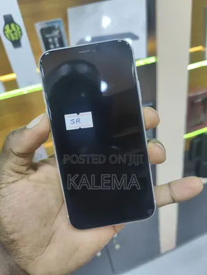 Apple iPhone XR 64 GB White