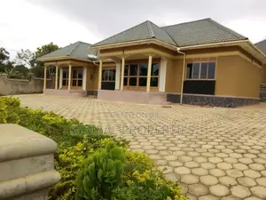 2bdrm Bungalow in Kira Bulindo Rd, Central Division for rent