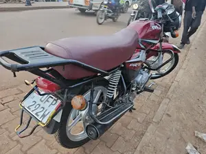 TVS HLX 125 2022 Red