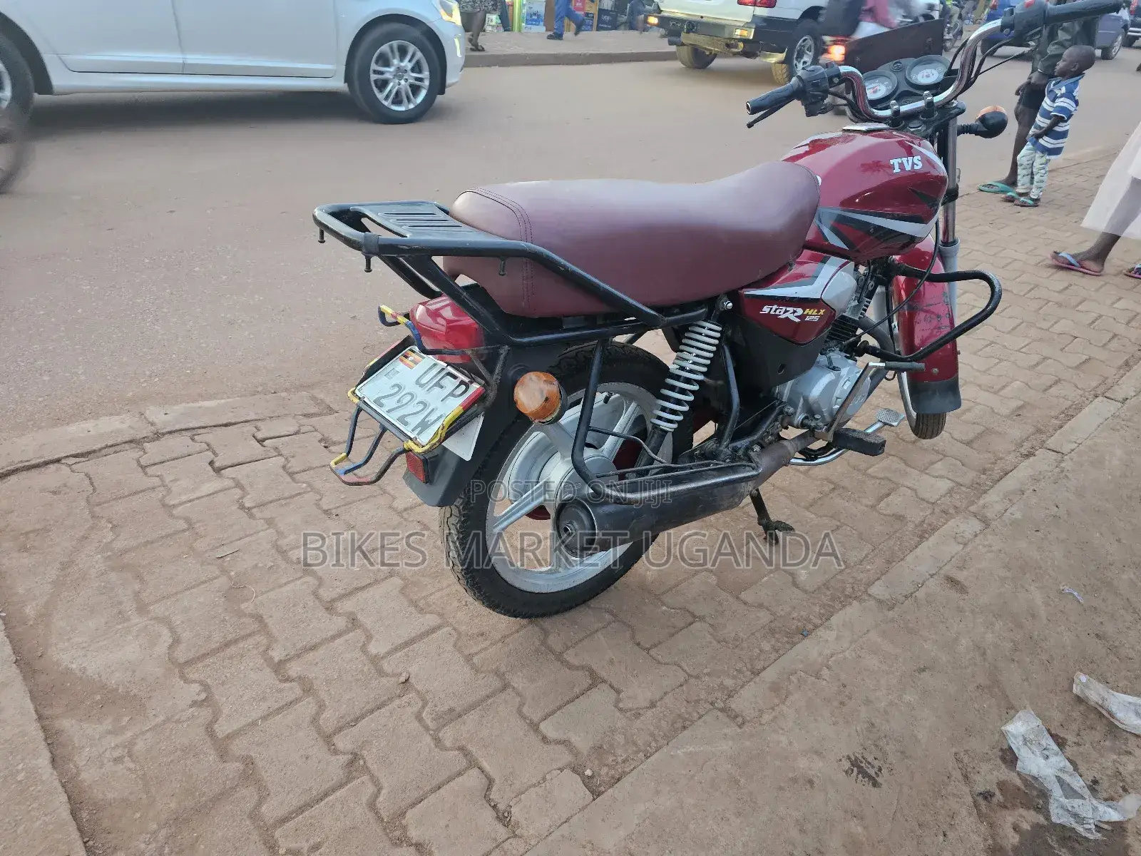 TVS HLX 125 2022 Red