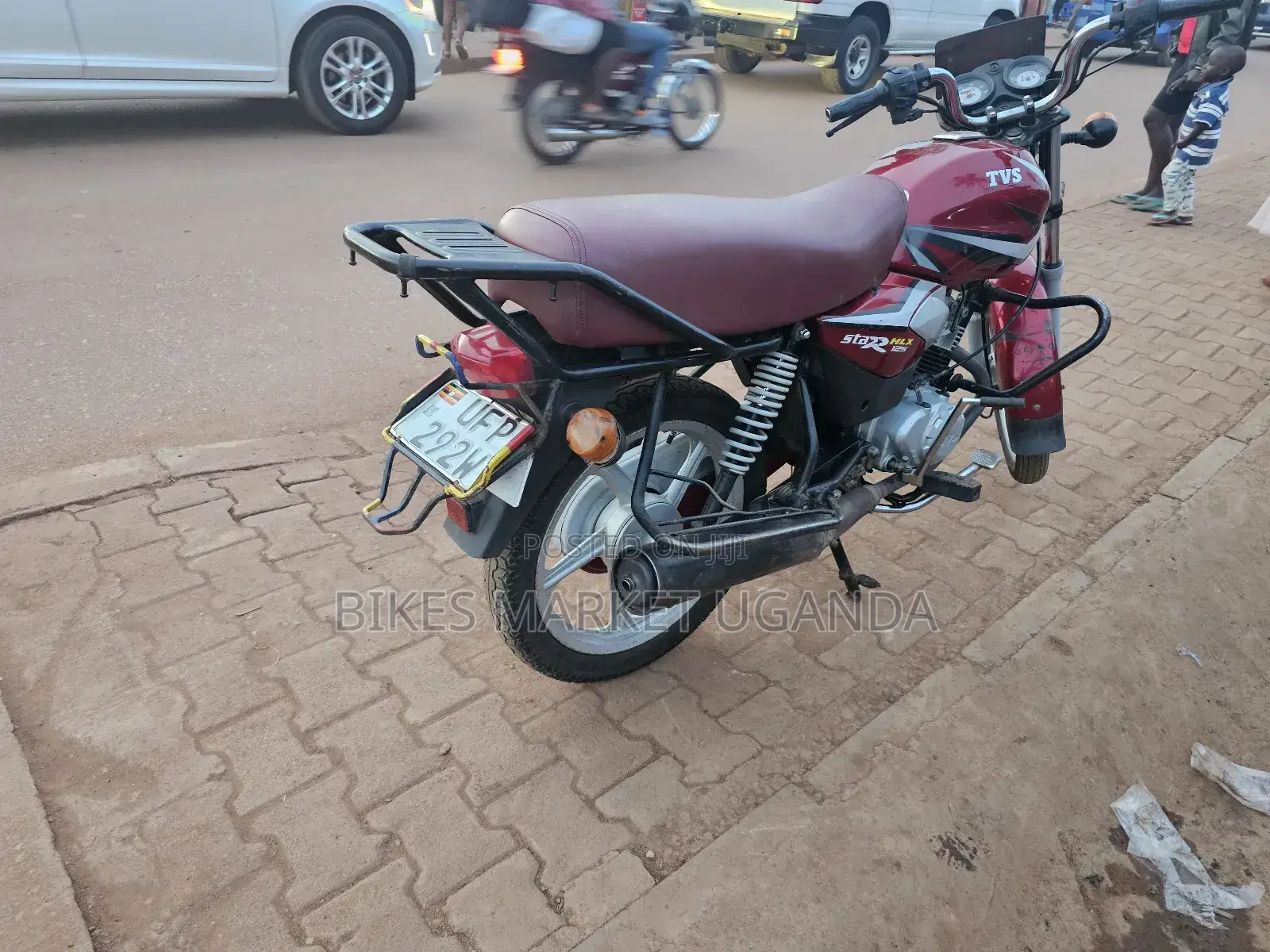 TVS HLX 125 2022 Red