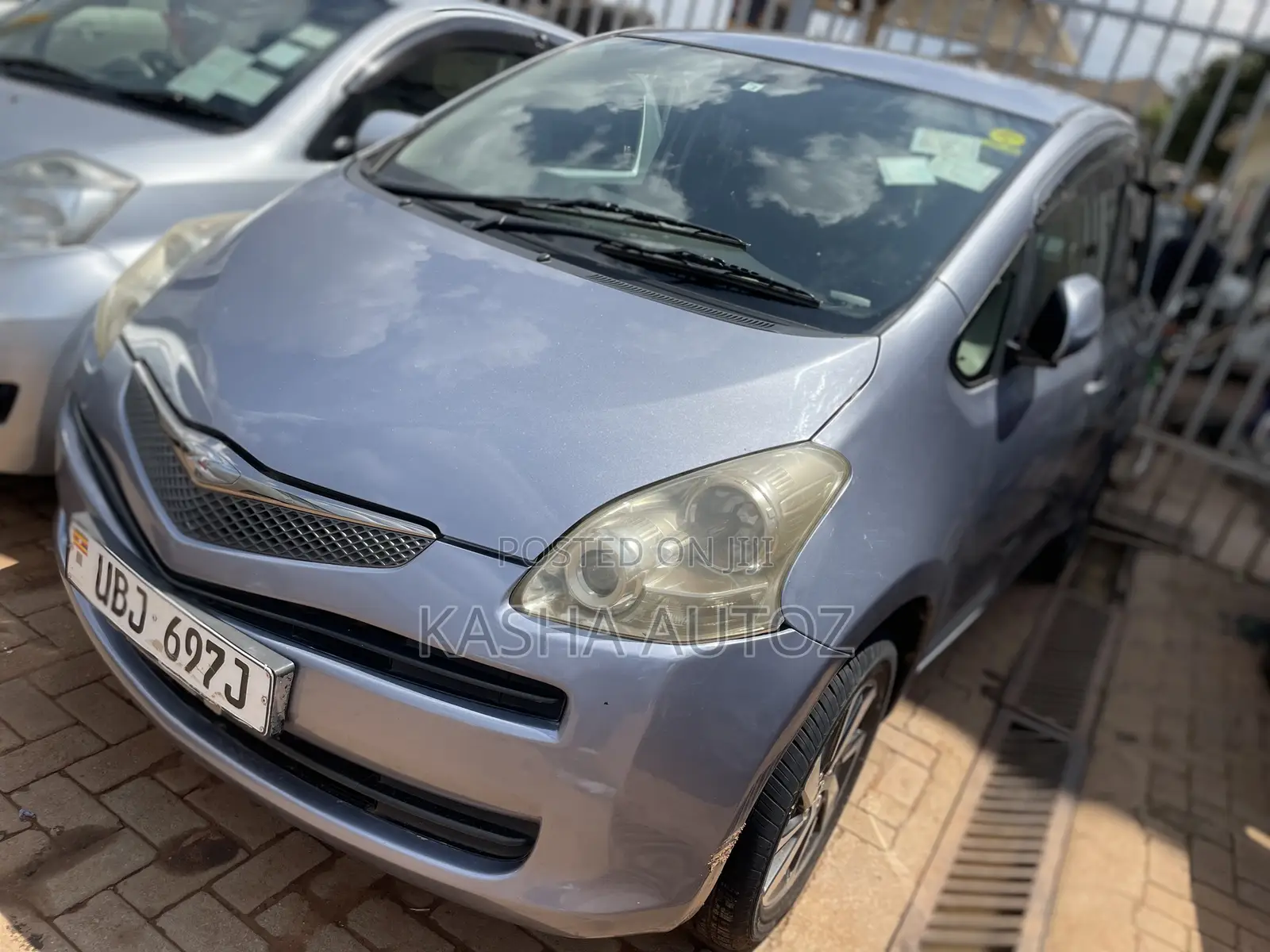 Toyota Ractis 2008 Blue