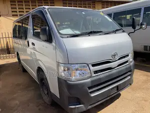 Toyota HiAce 2011 Silver